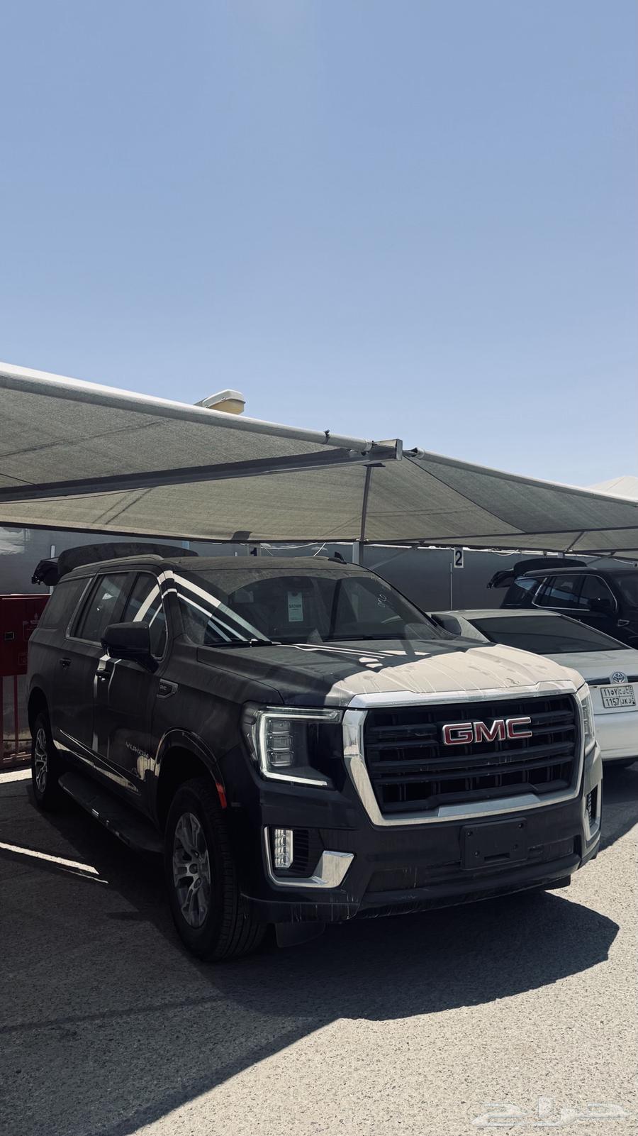 Renting a GMC with a driver for short and long trips63667488102913110