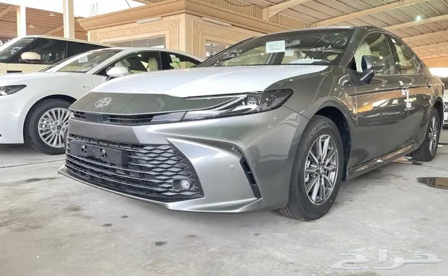 تويوتا كامري 2025 E ستاندر بنزين اسود وتيتانيوم63655587212675114
