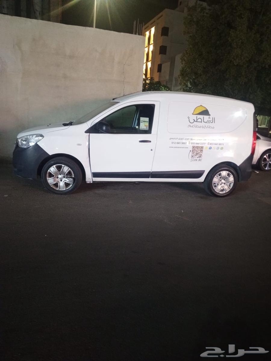 سيارتين مجهزه للمطاعم رينو 202263655174351363111