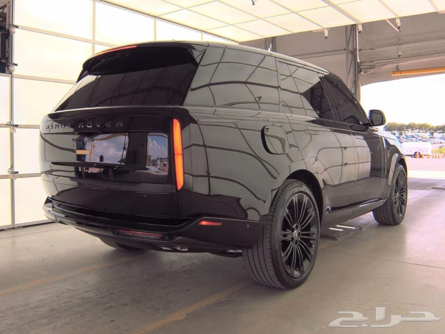 2025 Range Rover V8 High Specifications Rear Screens63667490363521113