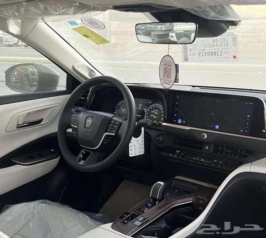 تويوتا كراون 2026 بريميوم ابيض داخلي بيج63655282391939111