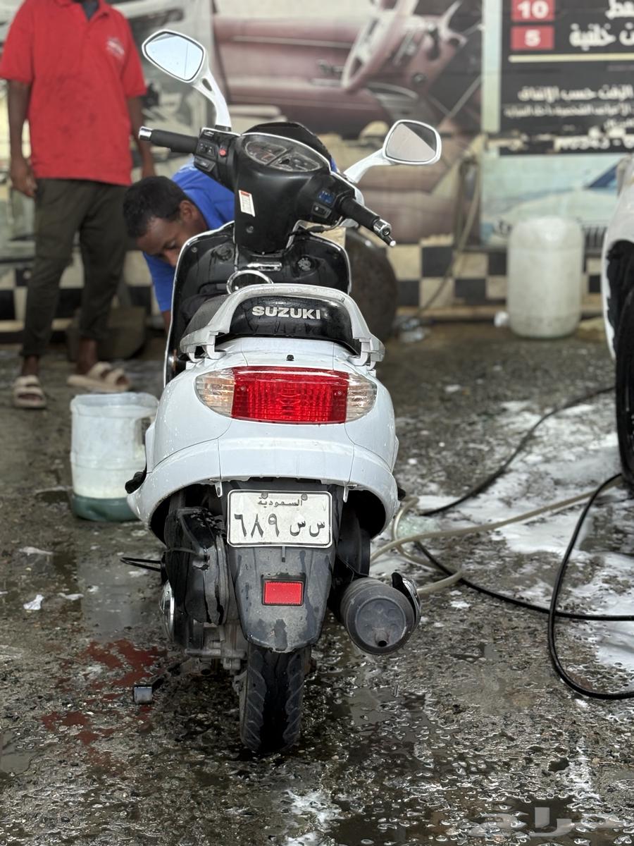 Strange Suzuki bike63655867861249113