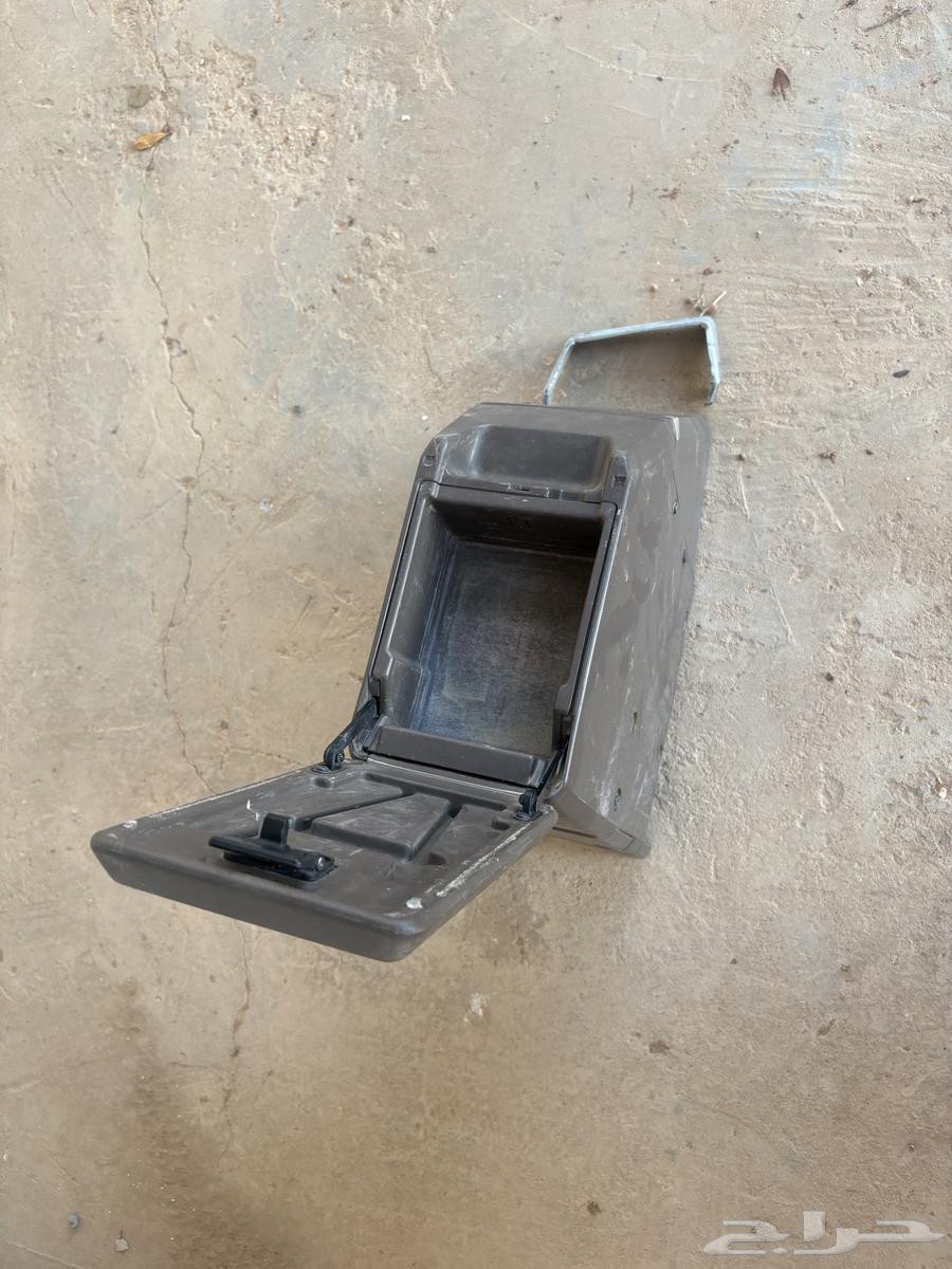 Inserting a quarter pocket support frame63655384784259113