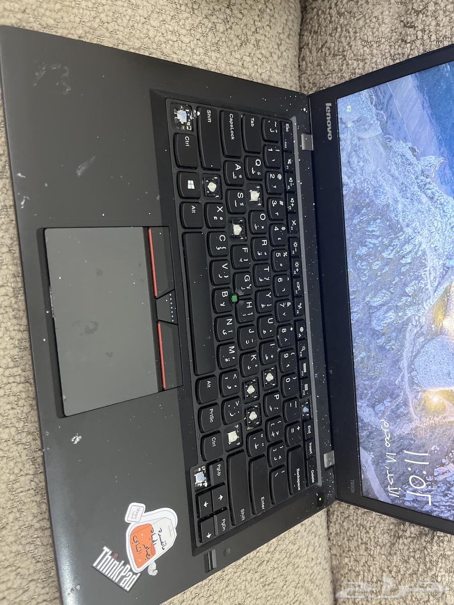 Laptop with intact buttons, some keyboard keys are popped out but the buttons are present63655101581313111