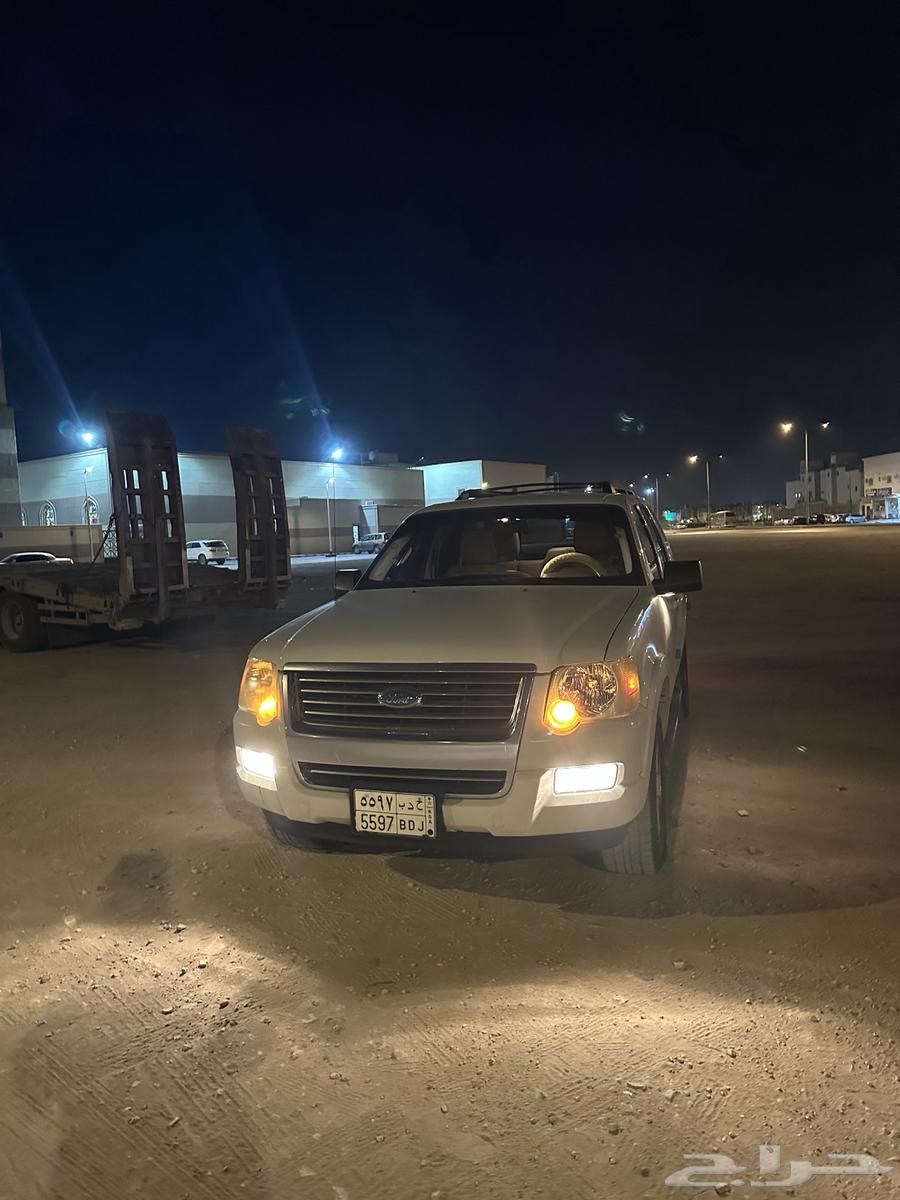 Ford Explorer 200963655065686786112