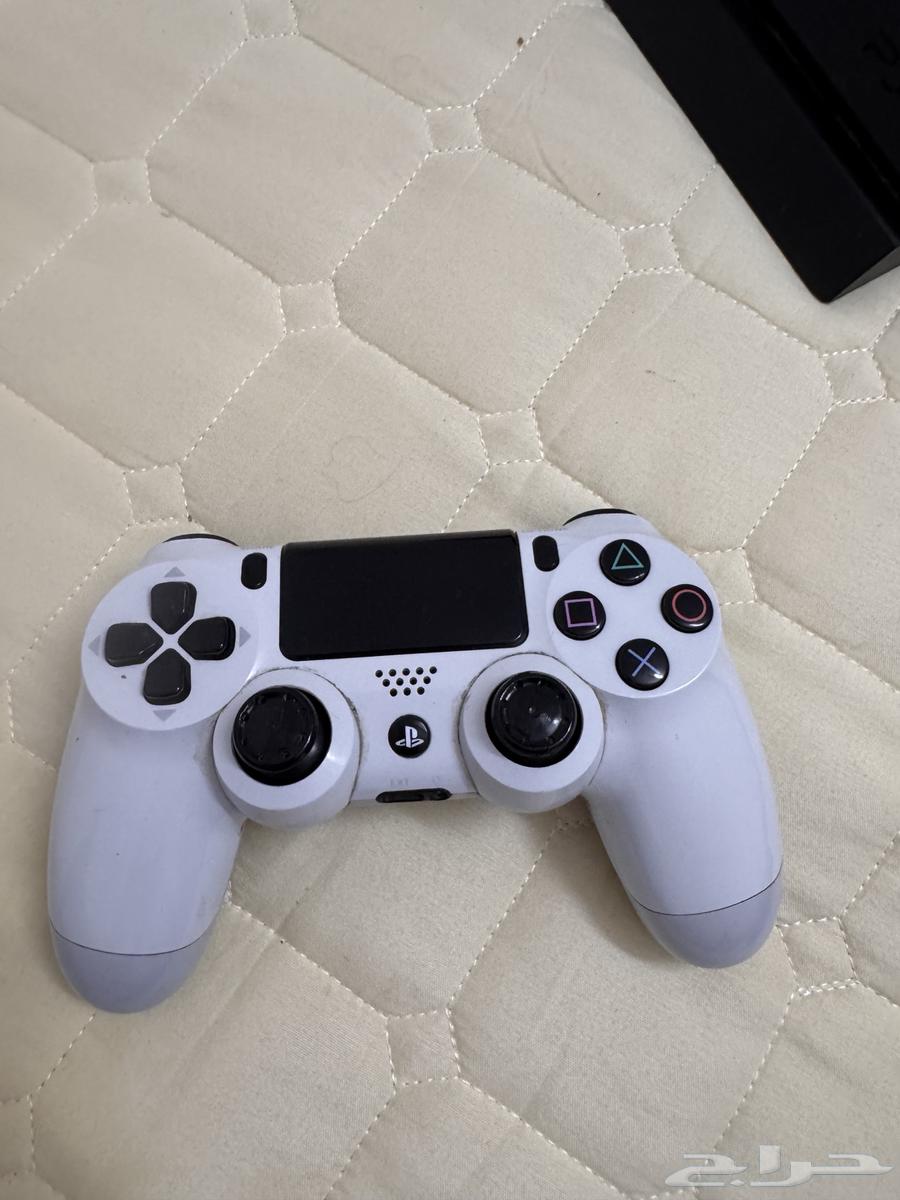 Sony 4 with 2 hands63655063949057113