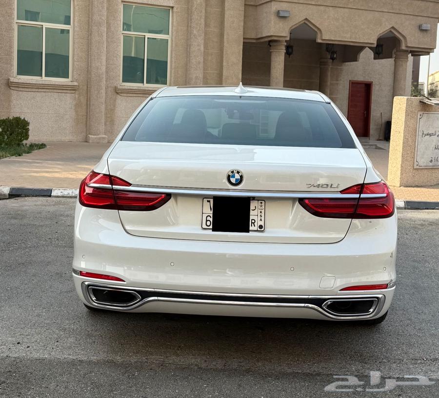 فرصة لا تفوت لعشاق الفخامة سيارة BMW 740Li63655179453058112