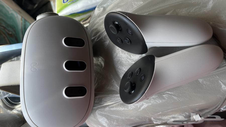 Meta Quest 3 Virtual Reality Headset63654943903105110