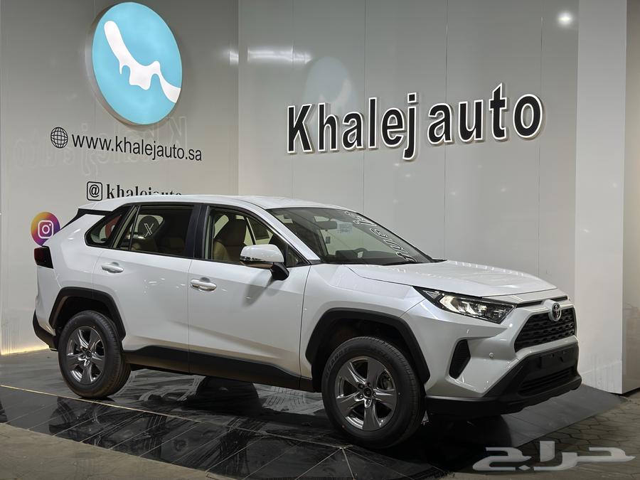 Toyota RAV4 LE Standard Gasoline Double 202563655076537859110