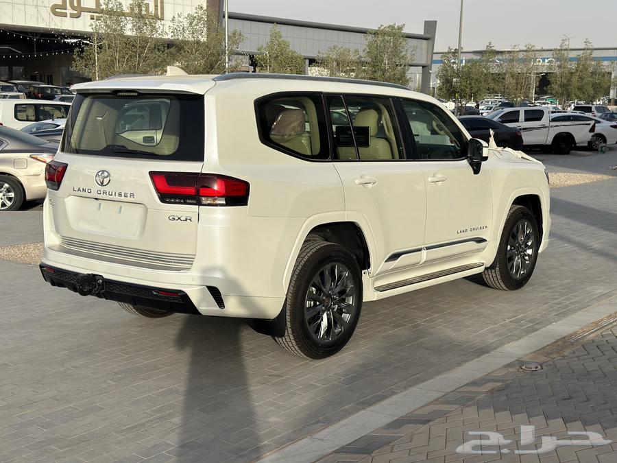 Toyota Land Cruiser 2025 Model Imported to Kuwait at Lowest Price in Full Specification63655187725058114