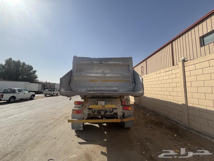 Three-axle dump truck box for sale, bid 30, nearby offer63657475816578111