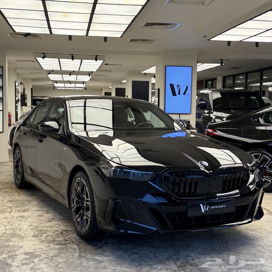 جديد الفئة الخامسة BMW 520i 202663655162237443111