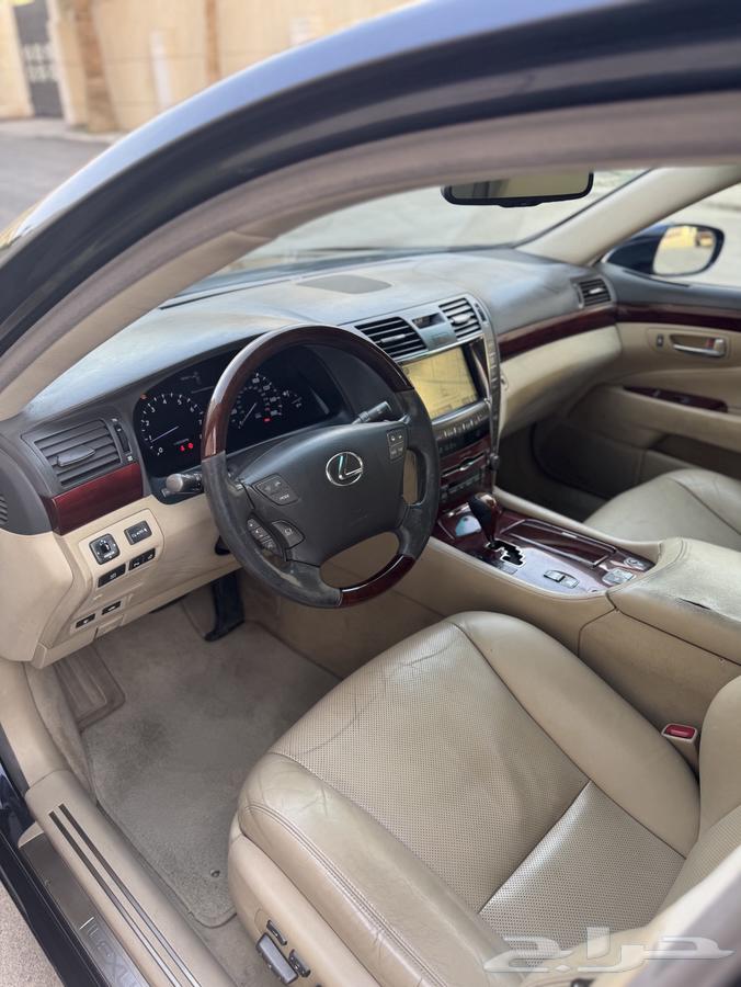 Lexus LS460 - American63656114808323114