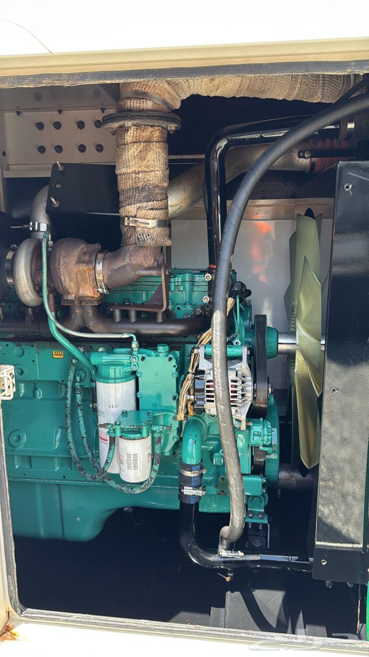 Used Cummins Generator 300 kW63655096248065112
