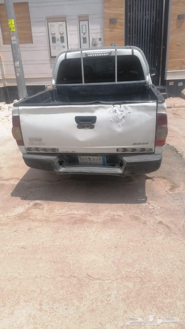 Isuzu car model 201263655165634050111