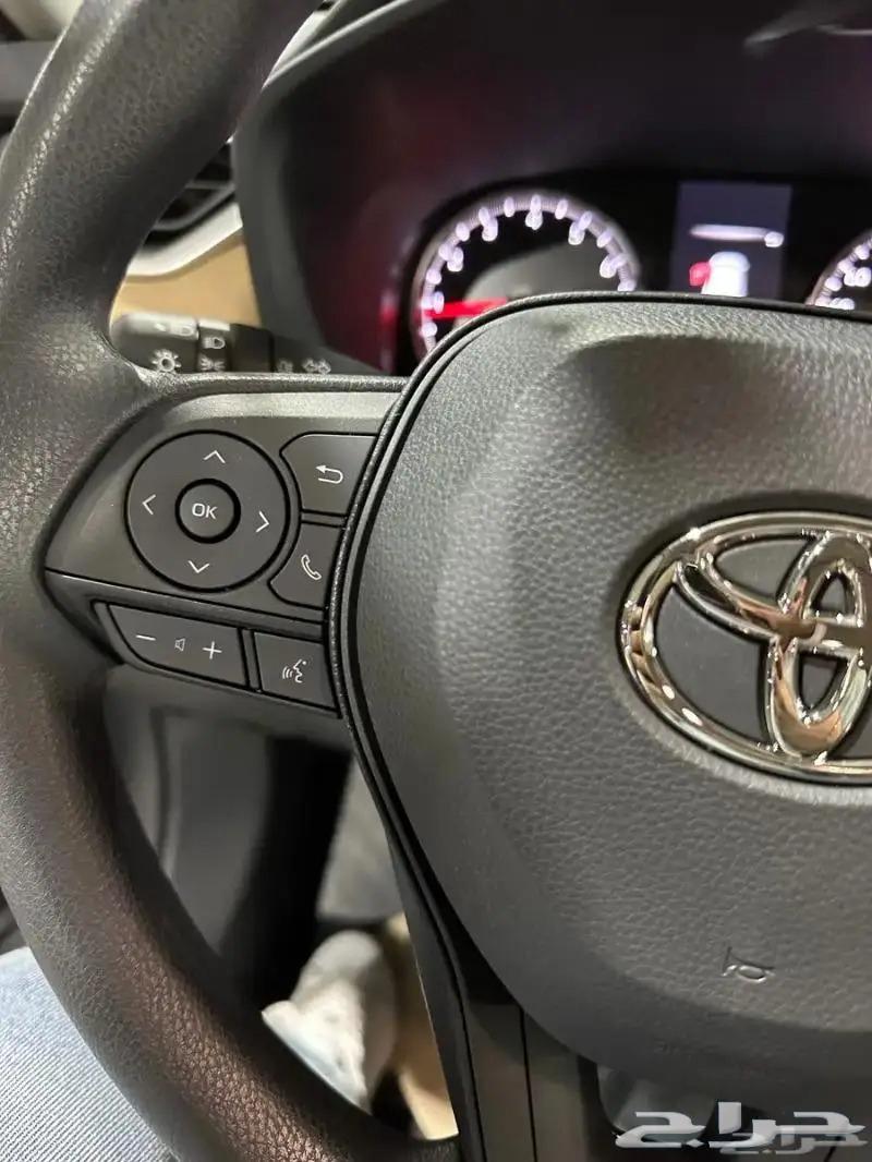 Toyota RAV4 2025 XLE Gasoline63655171413763113