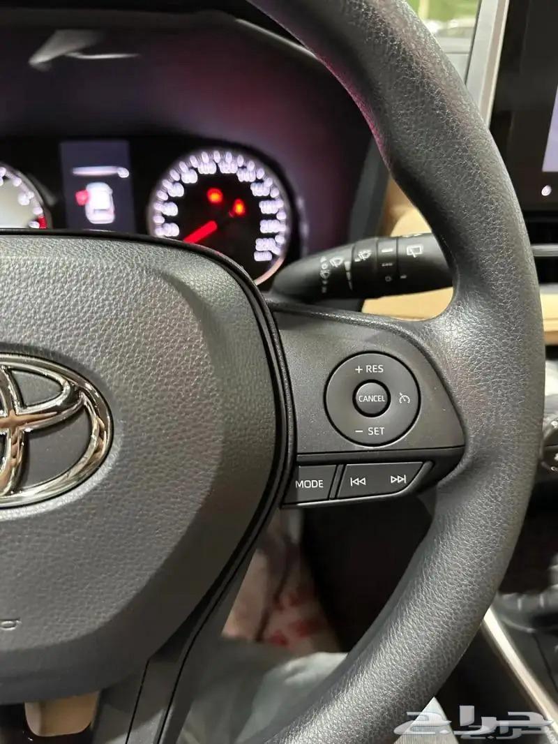 Toyota RAV4 2025 XLE Gasoline63655171413763112