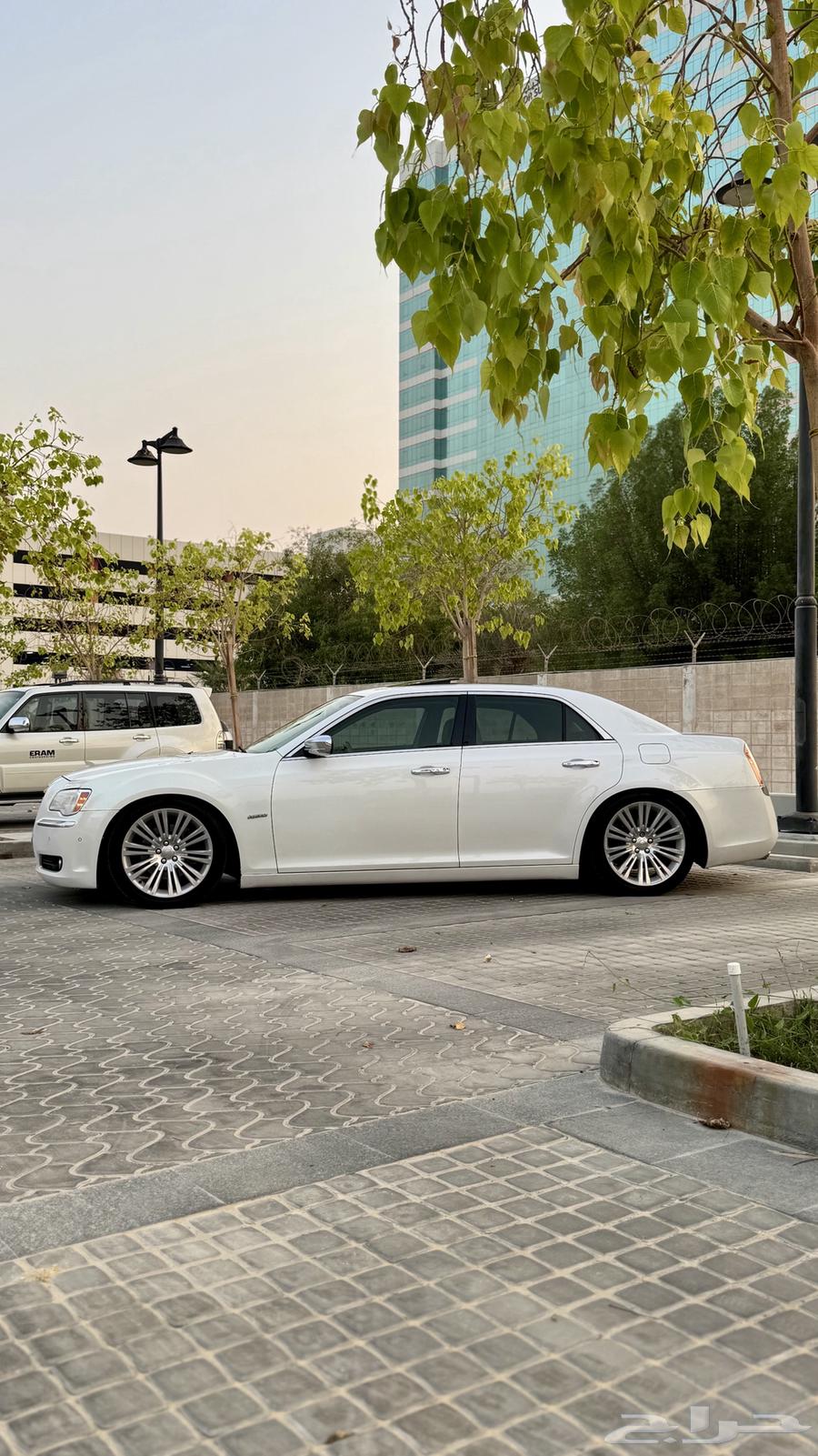 كرايسلر 300C موديل 2014 قمة فالنظافة63617983389570113