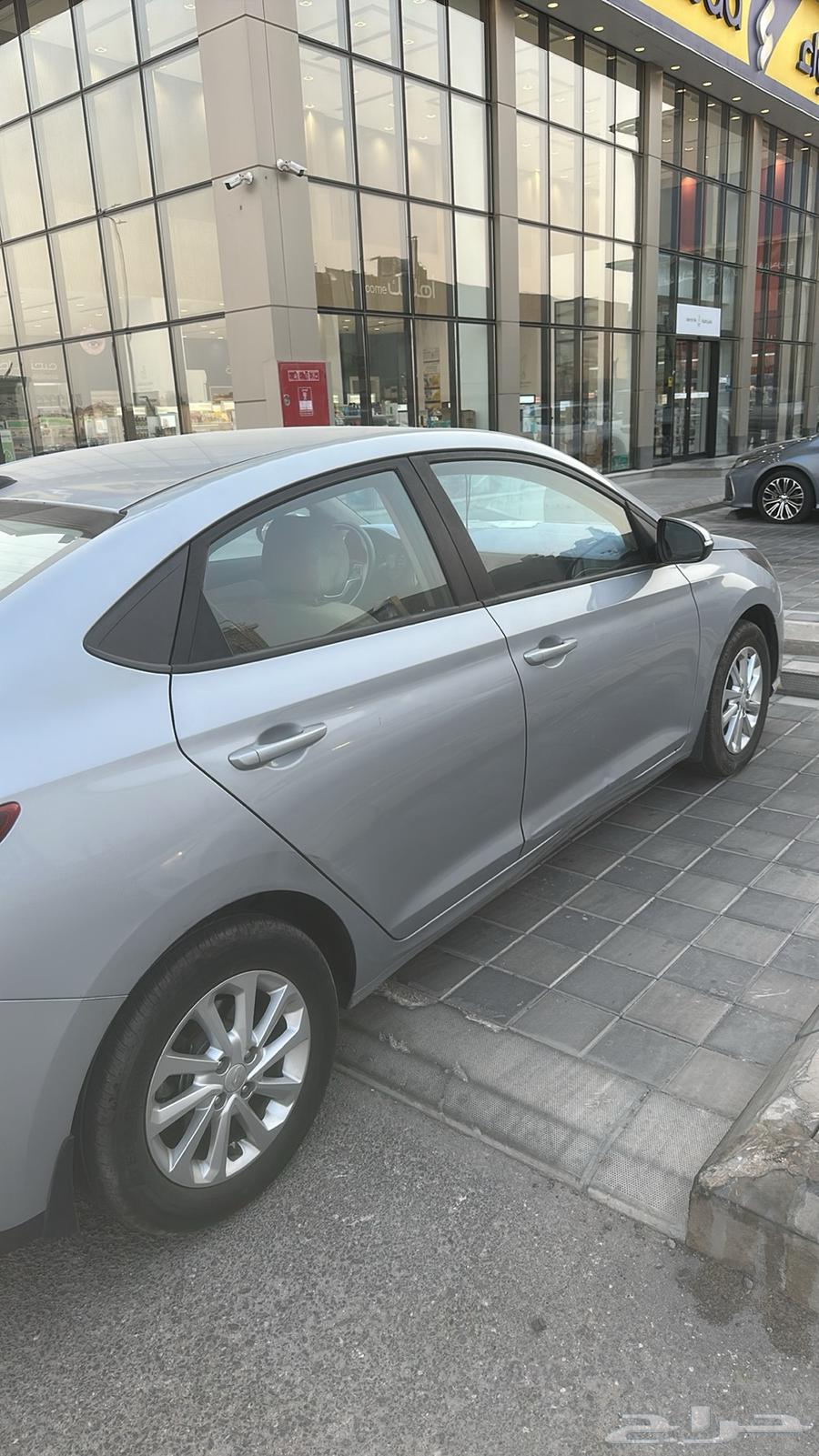 Accent 2021 with a minor dent on the right side door63667650281090112