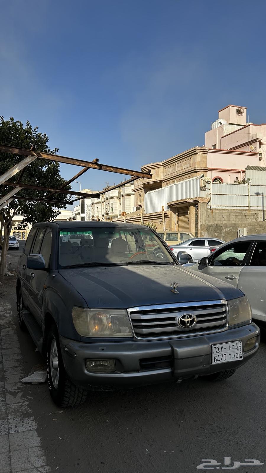 لاندكروزر 200663667647246083111