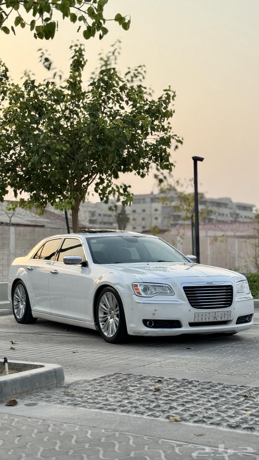 كرايسلر 300C موديل 2014 قمة فالنظافة63617983389570114