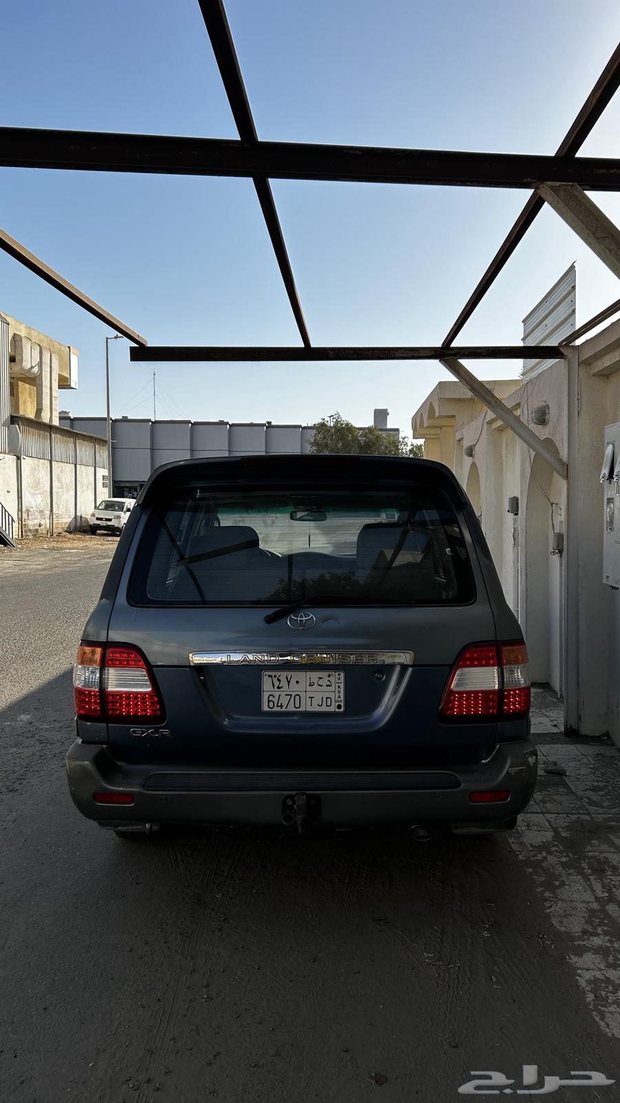لاندكروزر 200663667647246083113