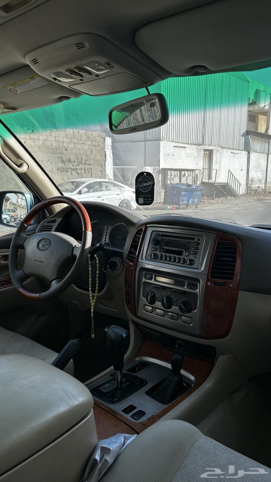 لاندكروزر 200663667647246083114