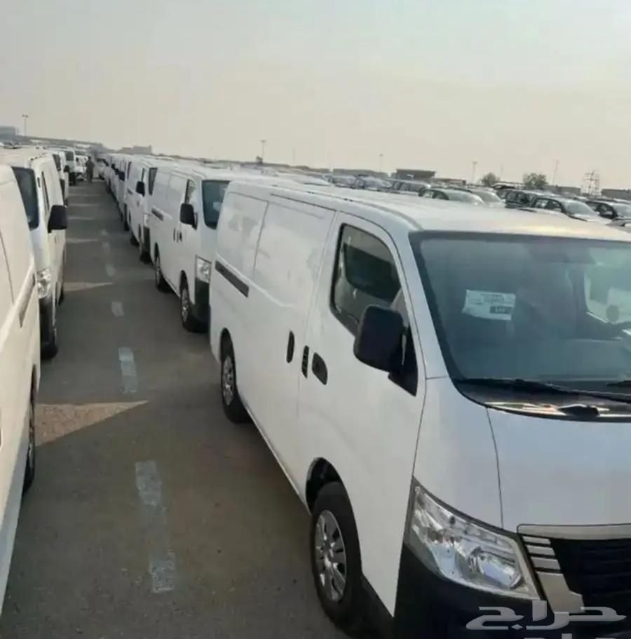 Goods vans for monthly rental63667506537091111