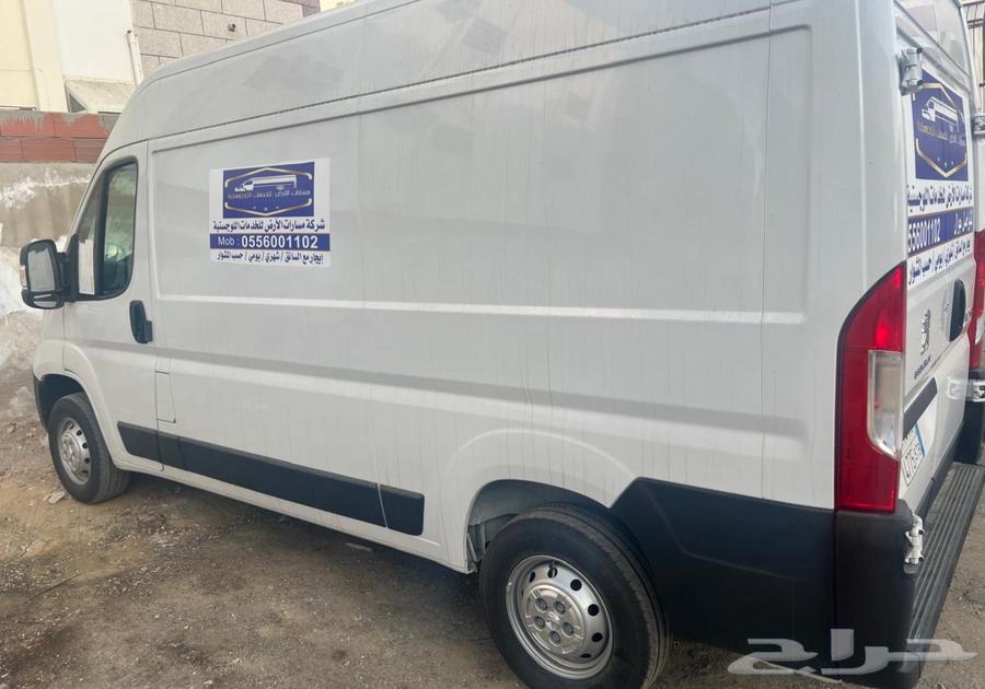 Goods vans for monthly rental63667506537091113