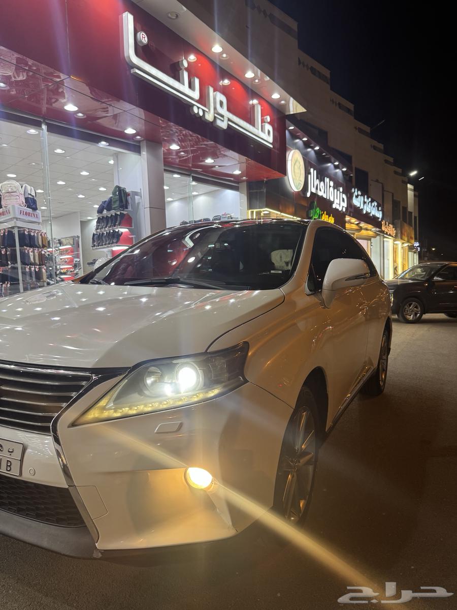 Lexus RX63671038153217111