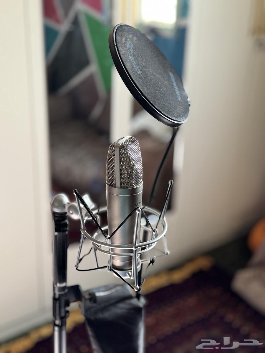 Professional Studio Equipment63655224610049110