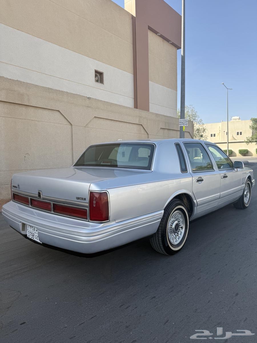 Lincoln Town Car Cartier Full Option 199763667499553281114