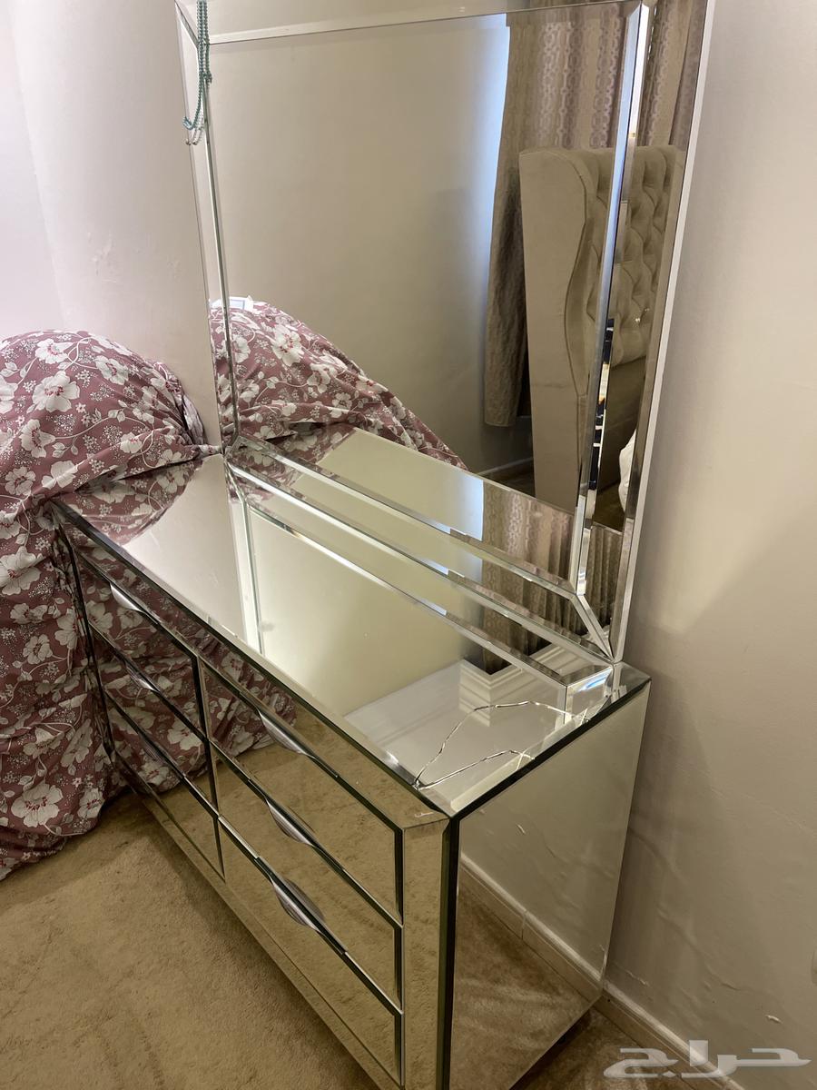 For sale 2 complete glass cabinets and one complete glass display case63655220932098111