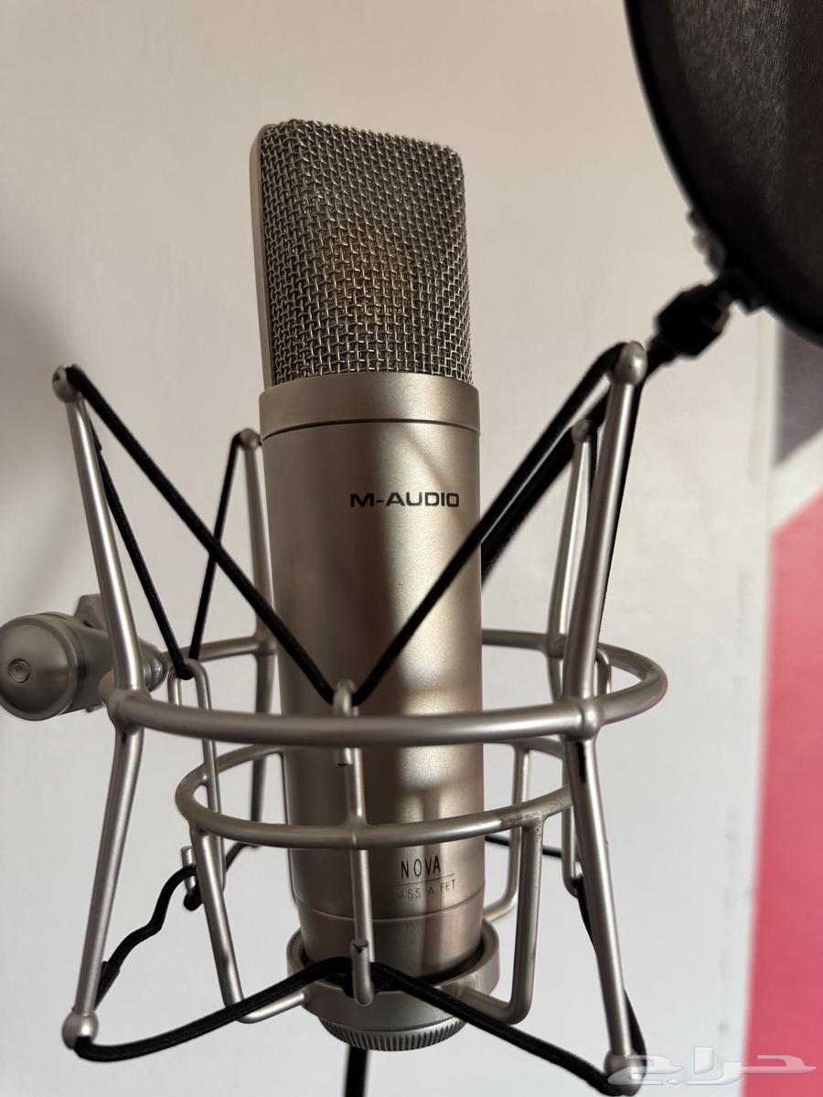 Professional Studio Equipment63655224610049114