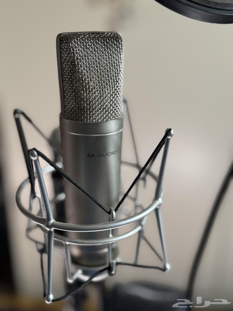 Professional Studio Equipment63655224610049112