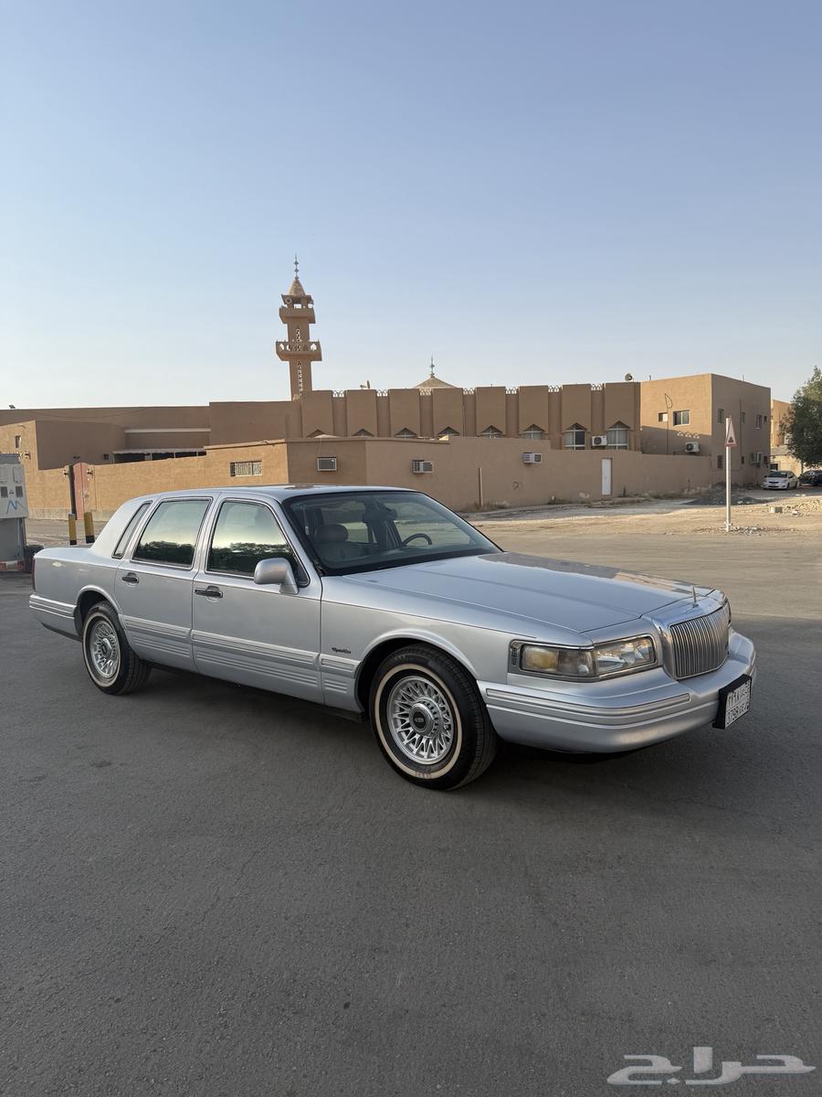 Lincoln Town Car Cartier Full Option 199763667499553281110