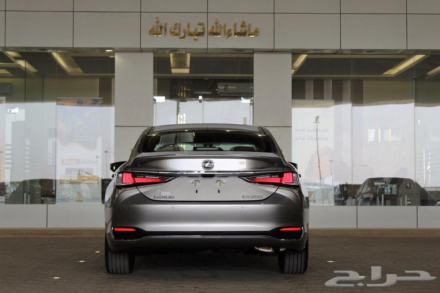 لكزس - ES250 لاكجيري - 2025 - نص فل - خليجي63667514775681113