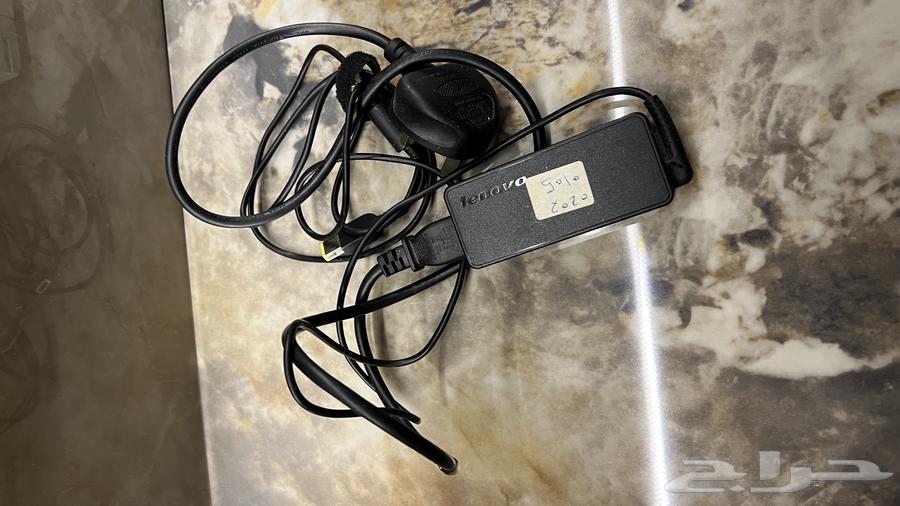 Laptop and projector63655102947970113