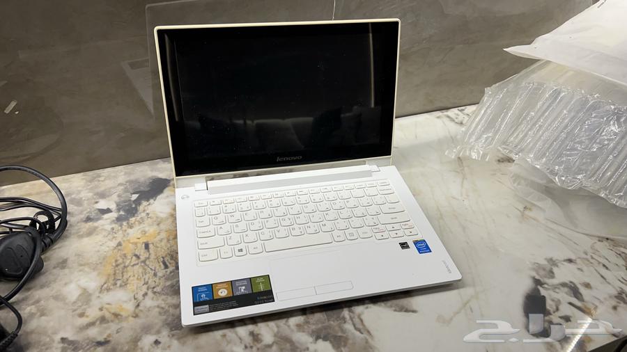 Laptop and projector63655102947970111