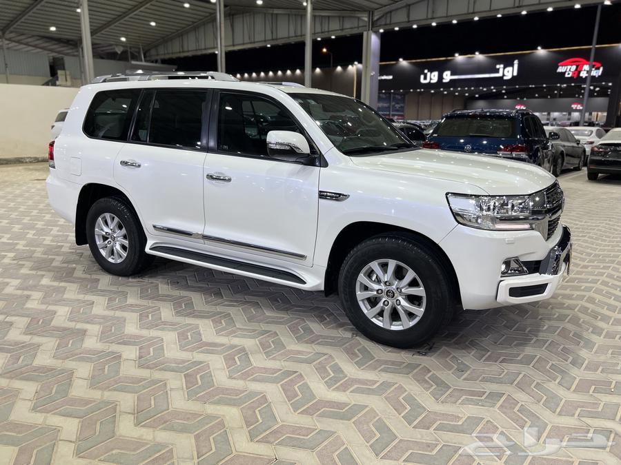 Toyota Land Cruiser 2021 imported from Al-Sayer, 64,000 km, excellent condition63668986581250111