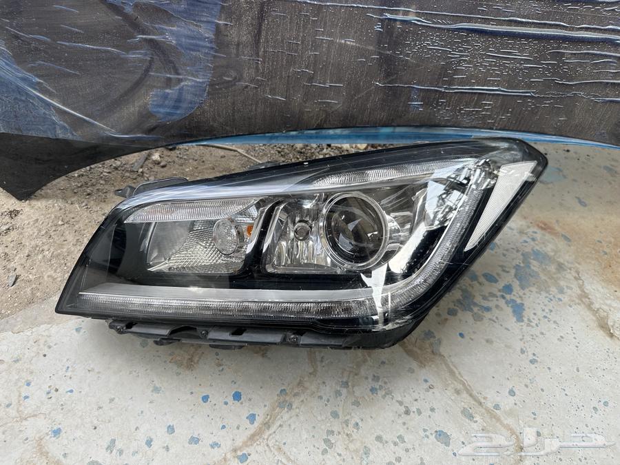 Genesis Left Headlight 2015-201663667519497217111
