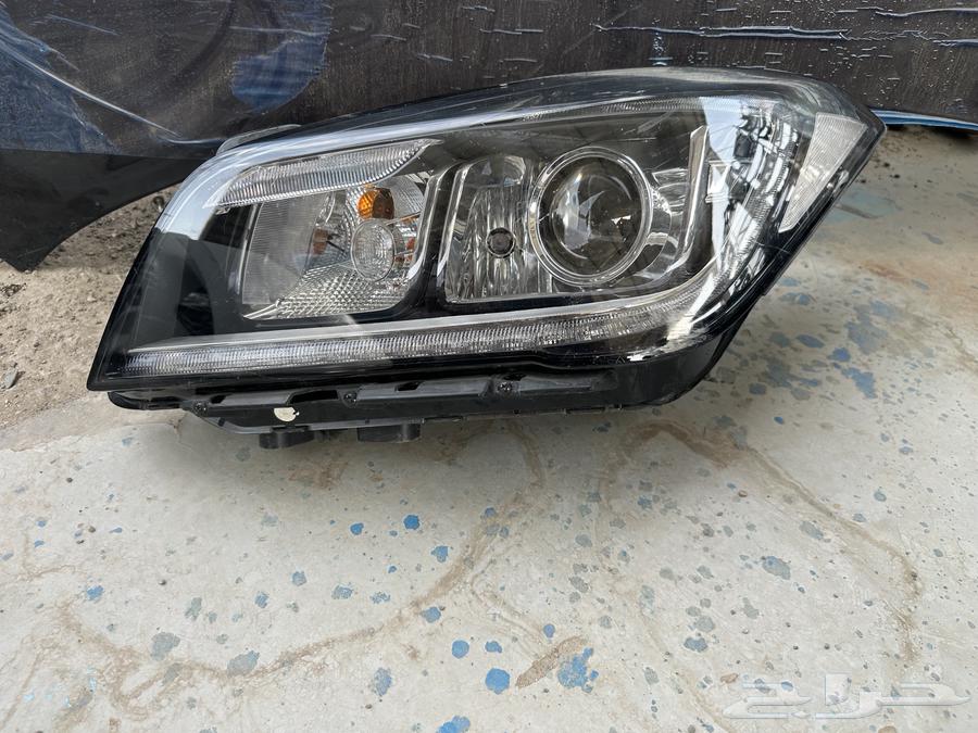 Genesis Left Headlight 2015-201663667519497217112