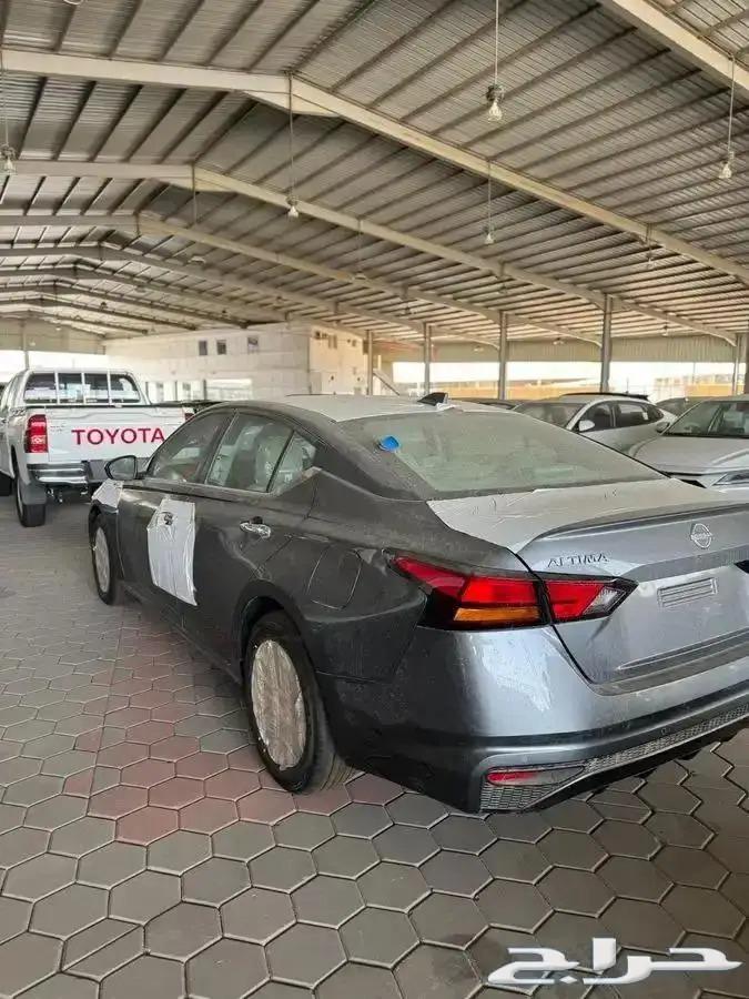 Nissan Altima Standard 202563667645401730111