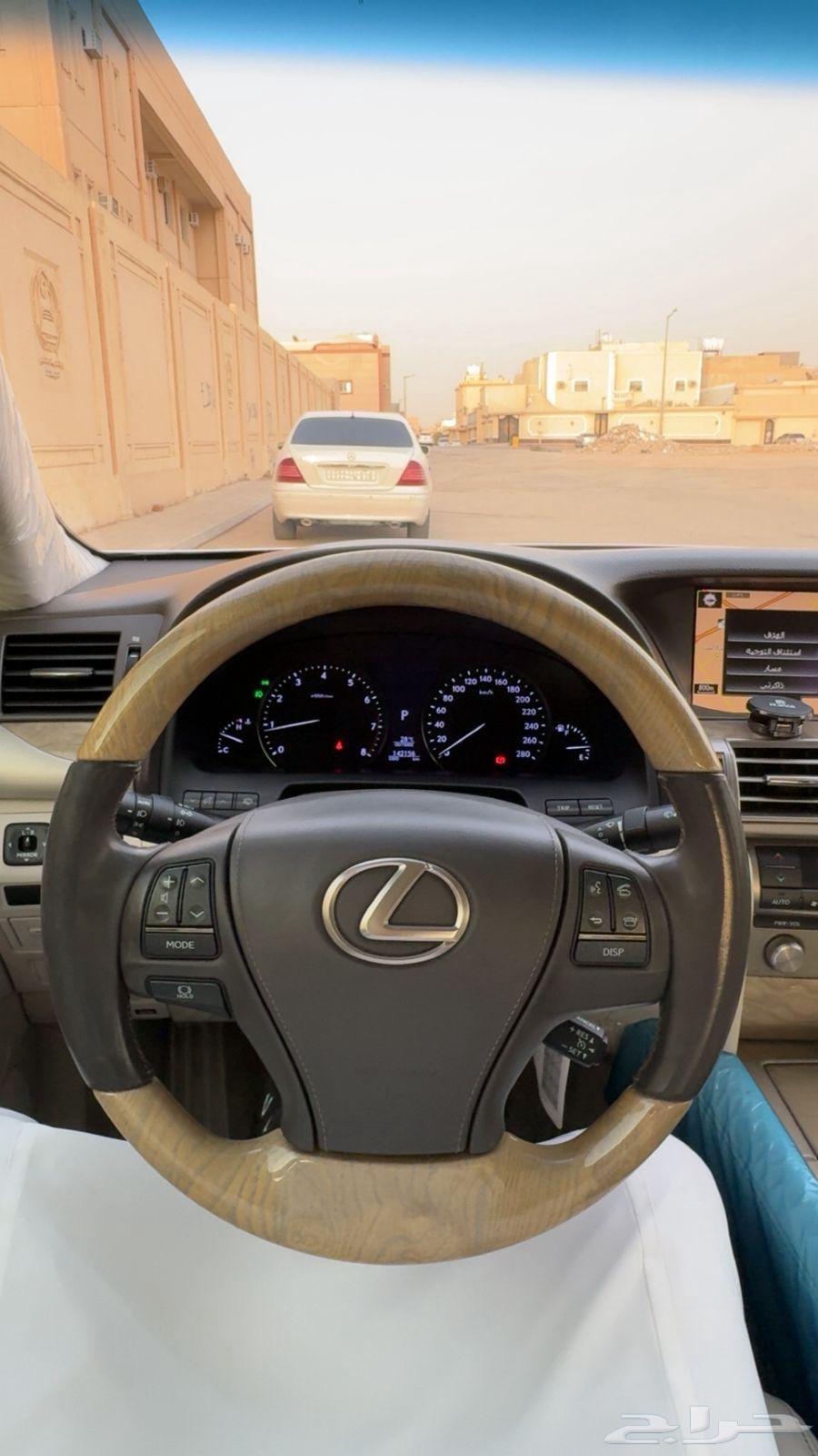 Lexus LS 460 2016 Model63667492412419113