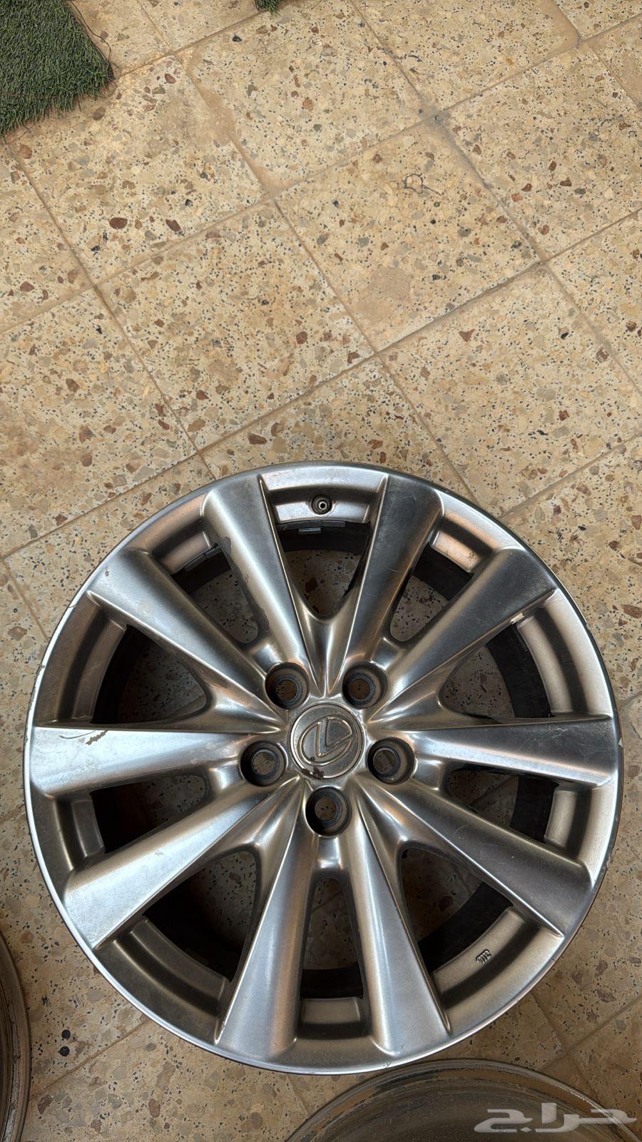 Original agency Lexus GS350 rims from 2012 to 201563667498707330110