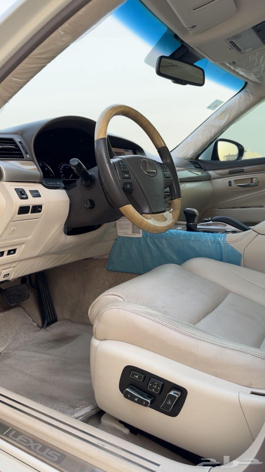Lexus LS 460 2016 Model63667492412419114