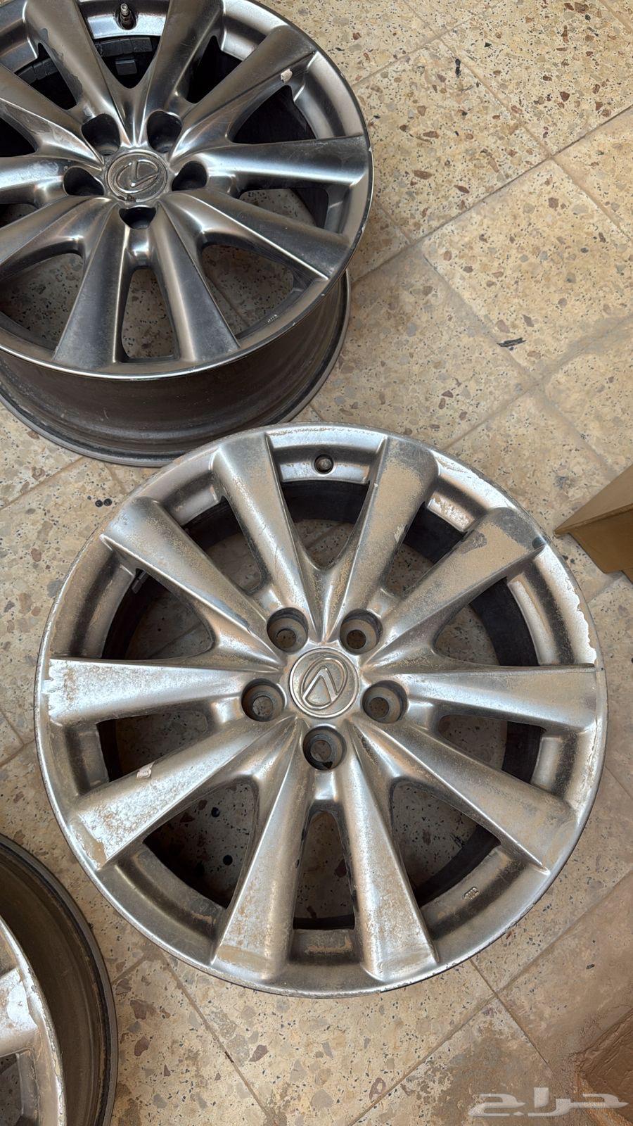 Original agency Lexus GS350 rims from 2012 to 201563667498707330111
