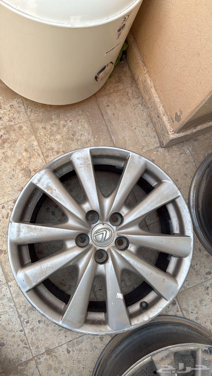 Original agency Lexus GS350 rims from 2012 to 201563667498707330112