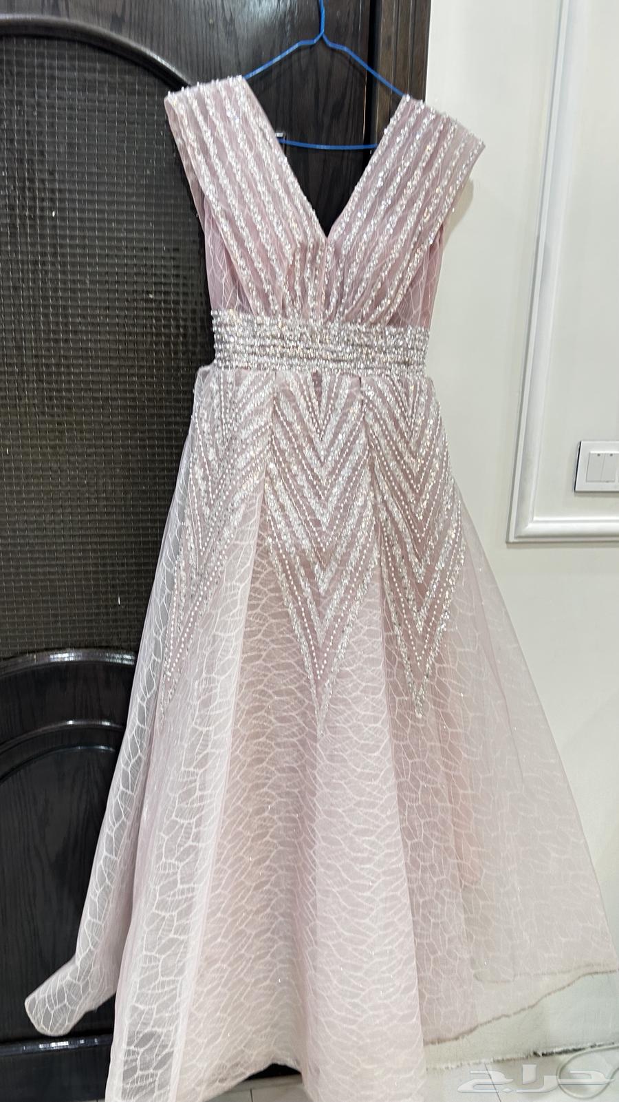 Dresses I wore once, bought them for eight hundred, selling them for two hundred riyals63655515347331110