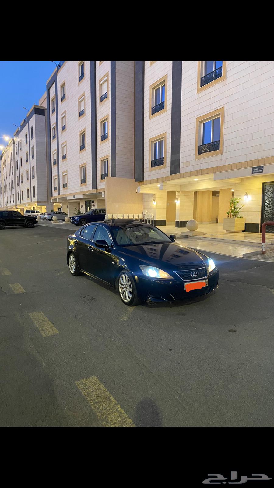للبيع لكزس is300 موديل 200863672418454273114